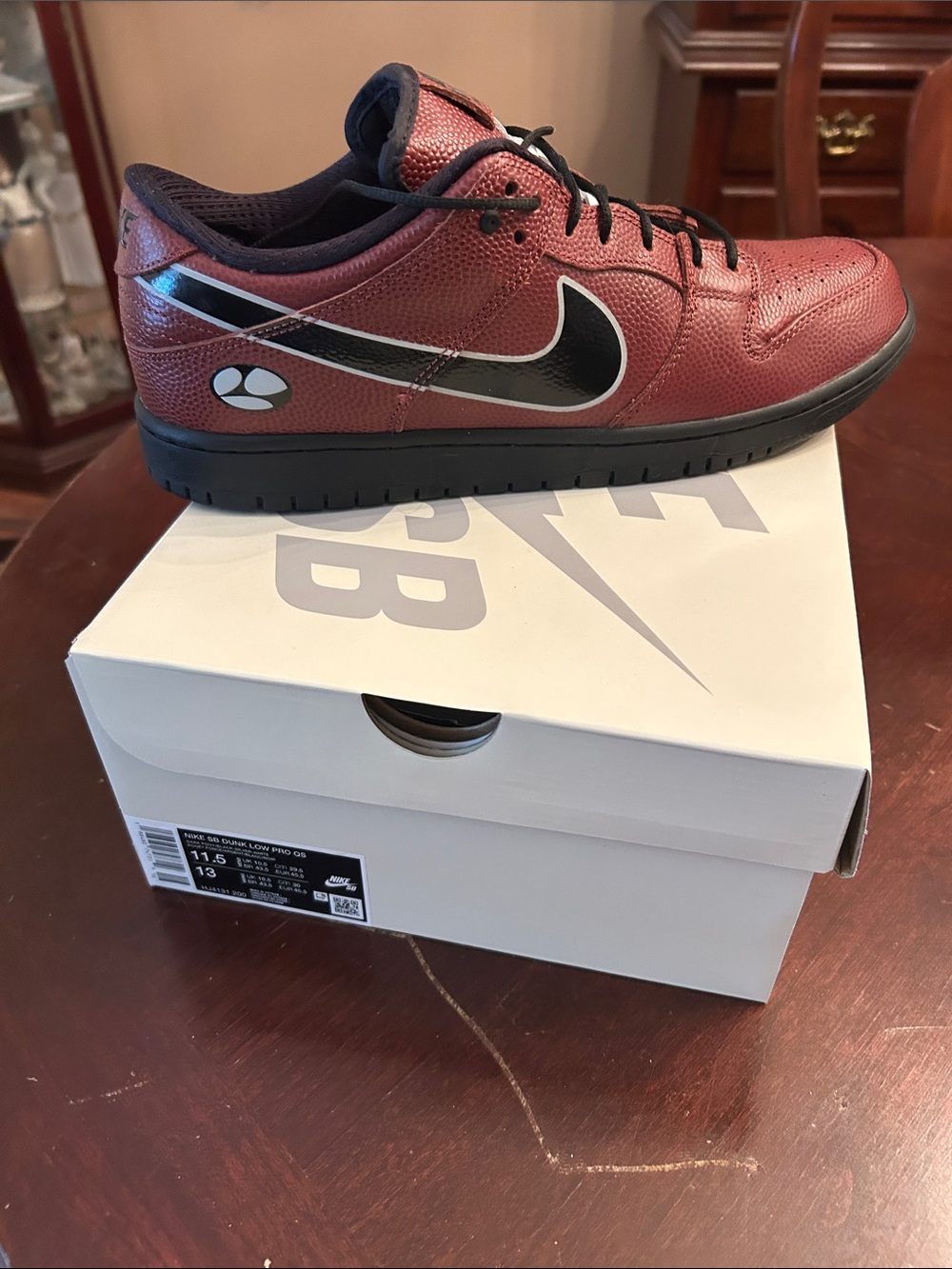 Nike Men’s Low-Top Sneaker in Burgundy and Black